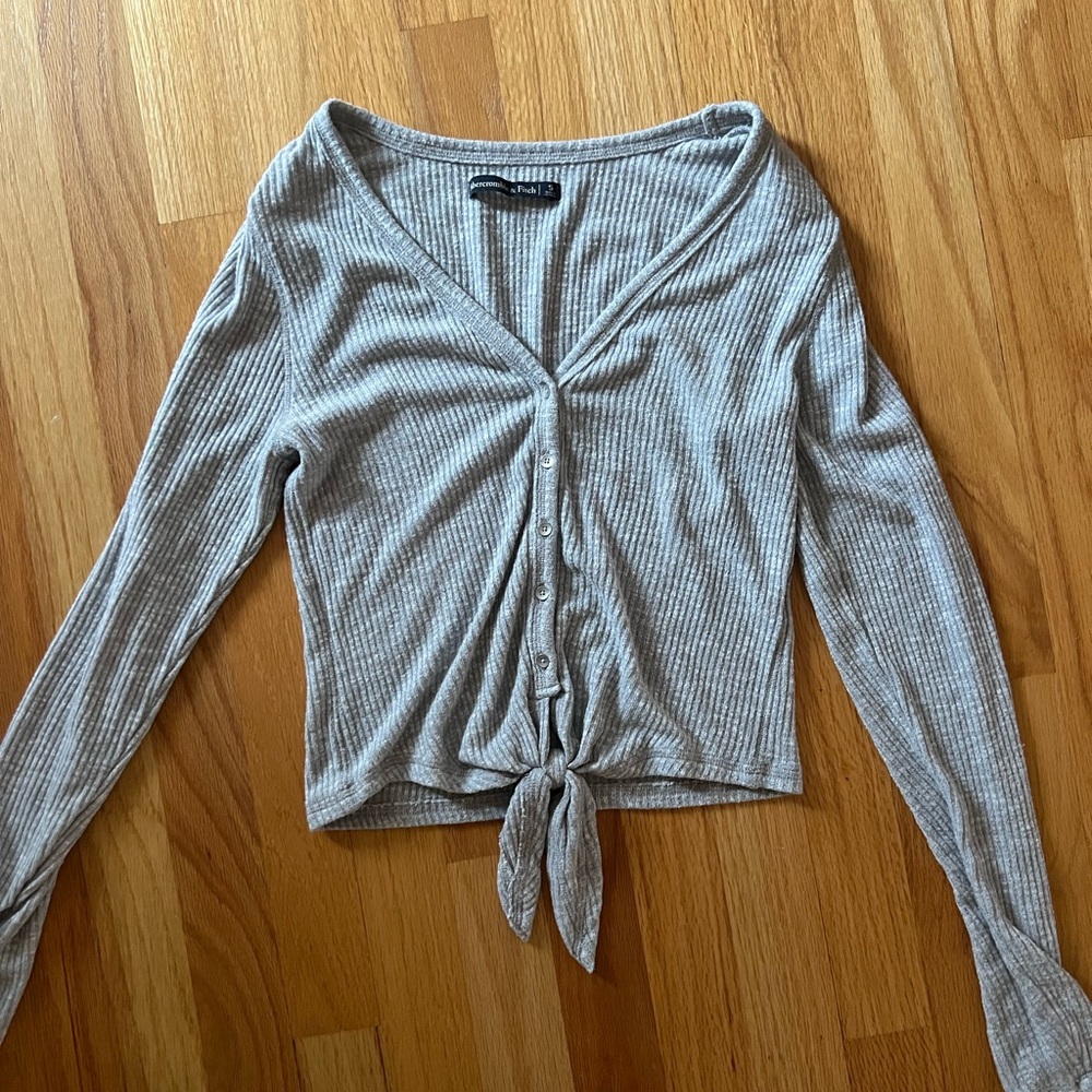Abercrombie and Fitch Gray Ribbed Button-Up Tie Front Top